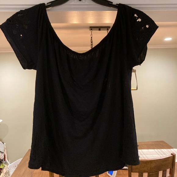 Off the shoulder lace blouse - Picture 1 of 3